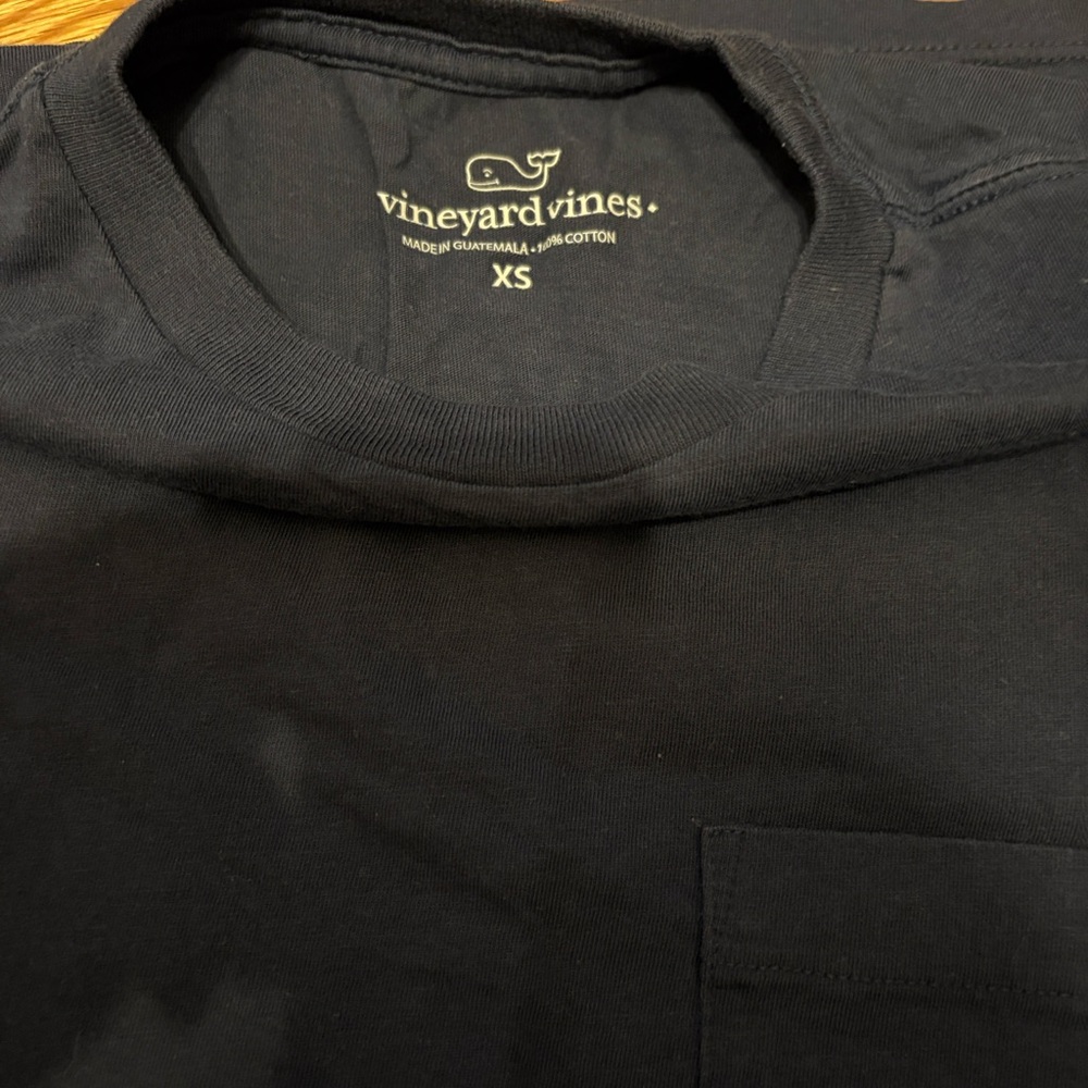 EUC Vineyard Vines Men's Classic Navy Tee - Picture 2 of 3